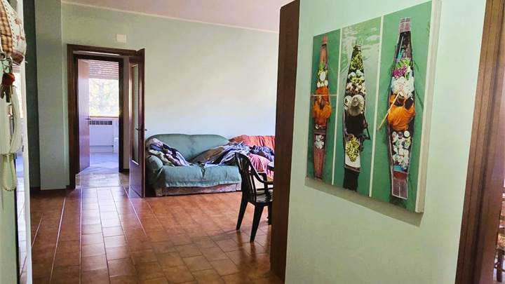 VENDESI APPARTAMENTO 