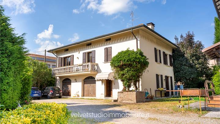 VILLA IN VENDITA