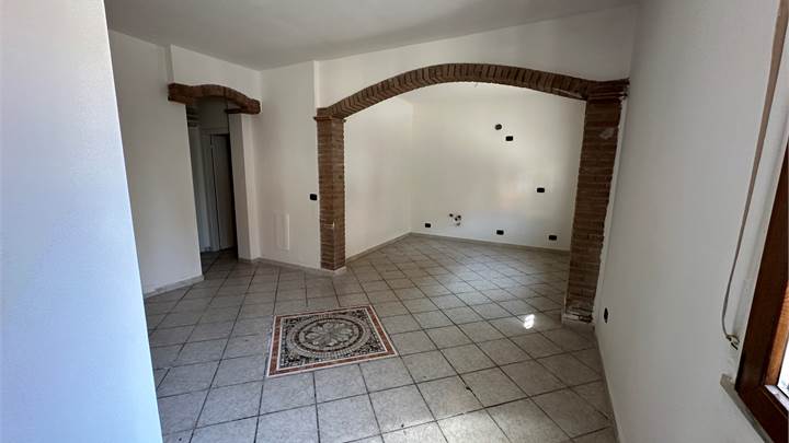 TRILOCALE A BASTIGLIA