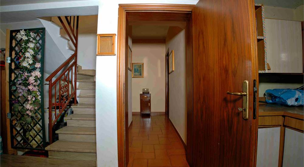 INGRESO INTERNO DAL GARAGE